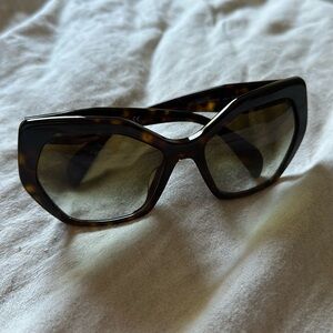 ✨authentic prada sunglassess tortoiseshell✨